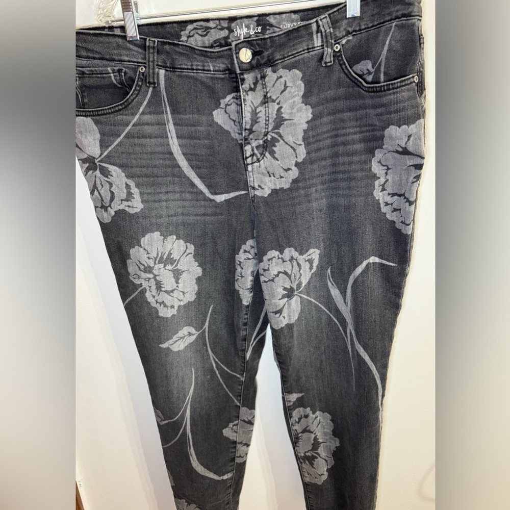 Style & co black flower print skinny jeans